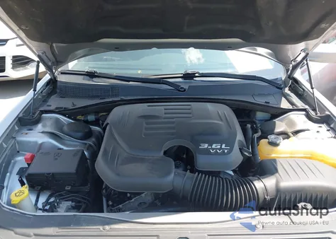 2015 Chrysler 300 Limited z USA, uszkodzony, nr VIN 2C3CCARG2FH781798